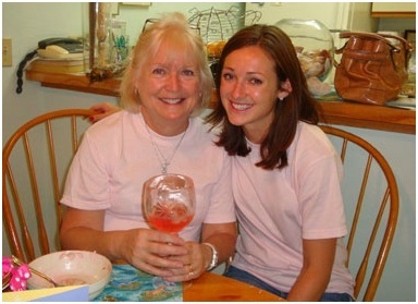 Jennifer Chamblee ’11 and her mother and breast cancer survivor Susan Chamblee.