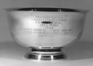 1969 General Electric College Bowl that was awarded to Davidson College