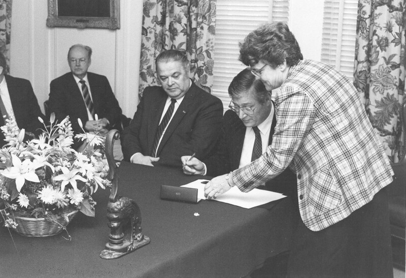 Signing the Wurzburg Agreement.