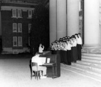Interfraternity Sing circa 1950 on the steps of Chambers.